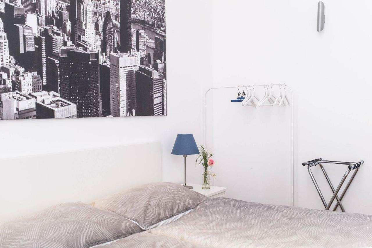 Spacious Old Town Luxury Apartment Лінц Екстер'єр фото