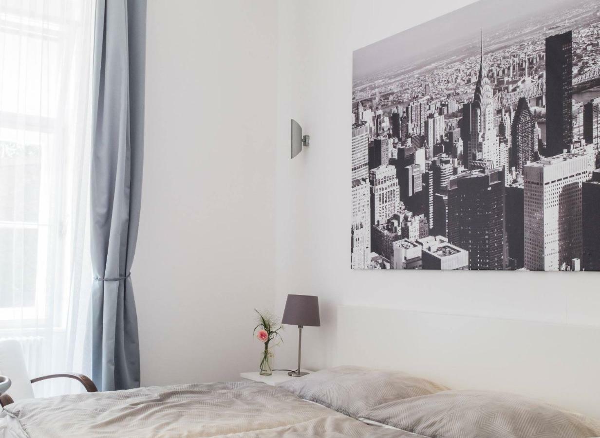 Spacious Old Town Luxury Apartment Лінц Екстер'єр фото